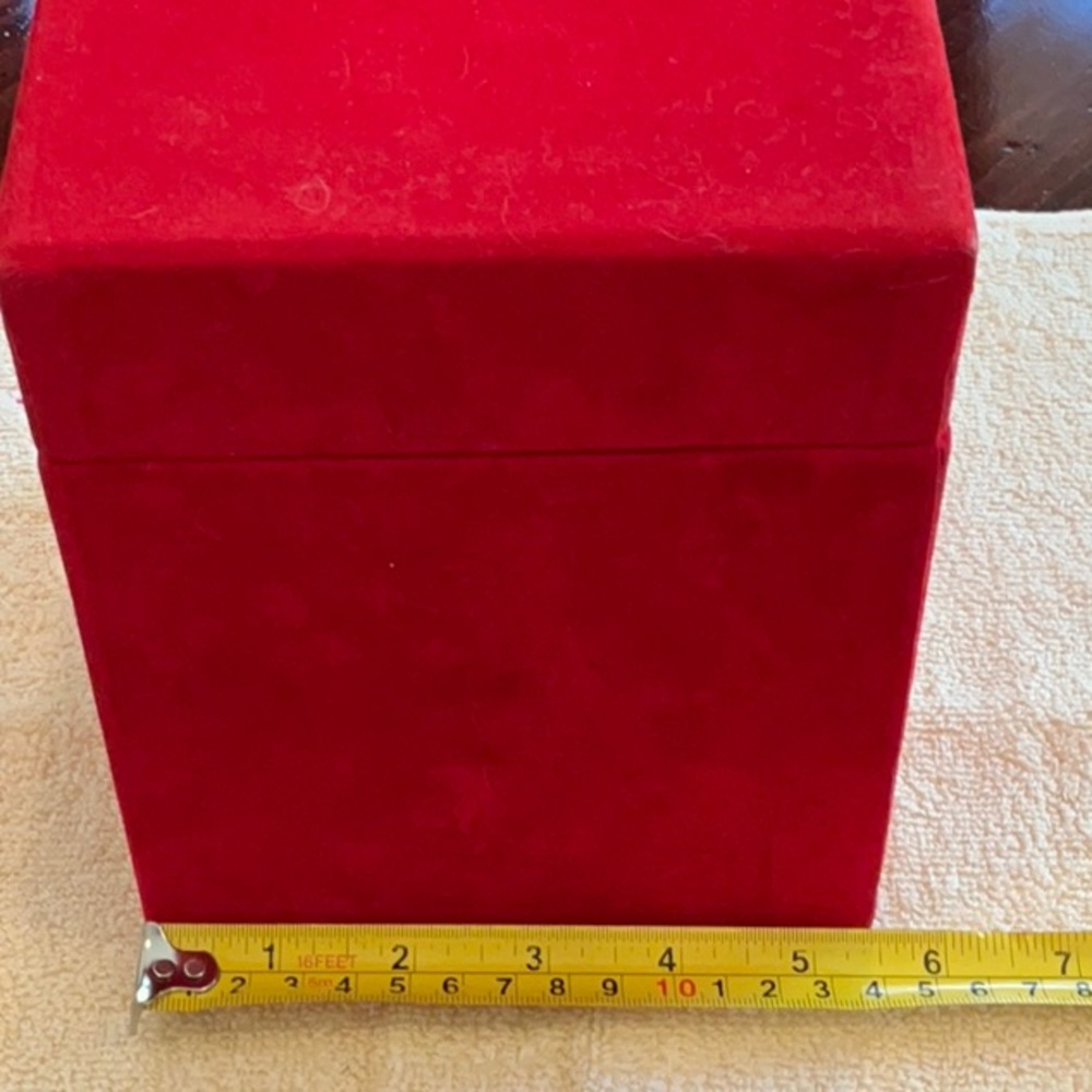 Red Velvet Storage Box - Picture 9 of 10